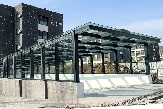 車庫出入口玻璃雨棚